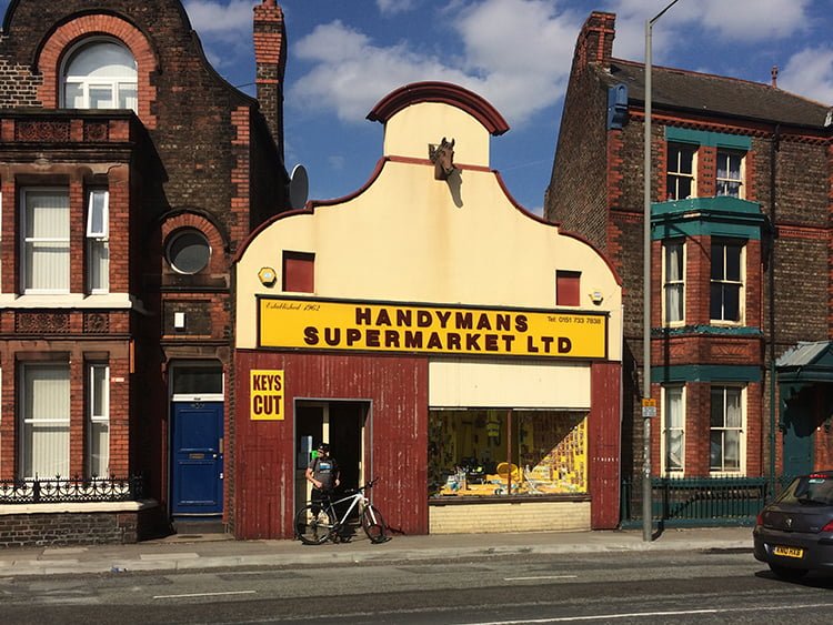 Pop-up film festival for Handyman supermarket