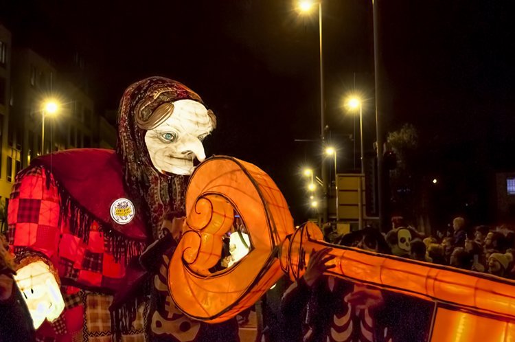 Huge crowds turn out for Halloween Lantern Carnival