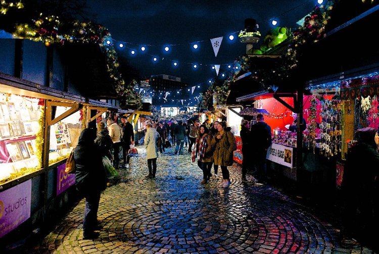 How to dress for the Christmas markets