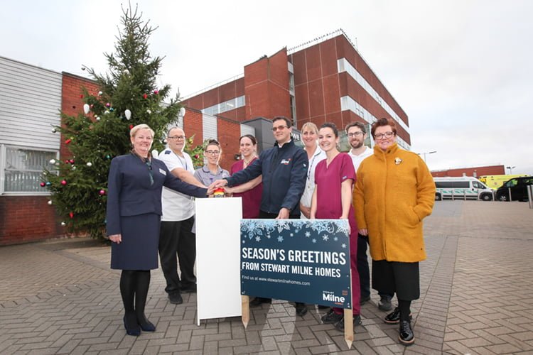 2017 Wirral Xmas Tree Donation 01_