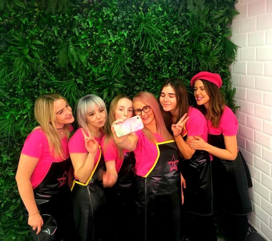 Selfie salon opens doors
