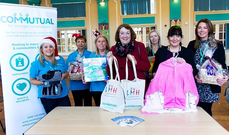 Volunteers spread festive cheer