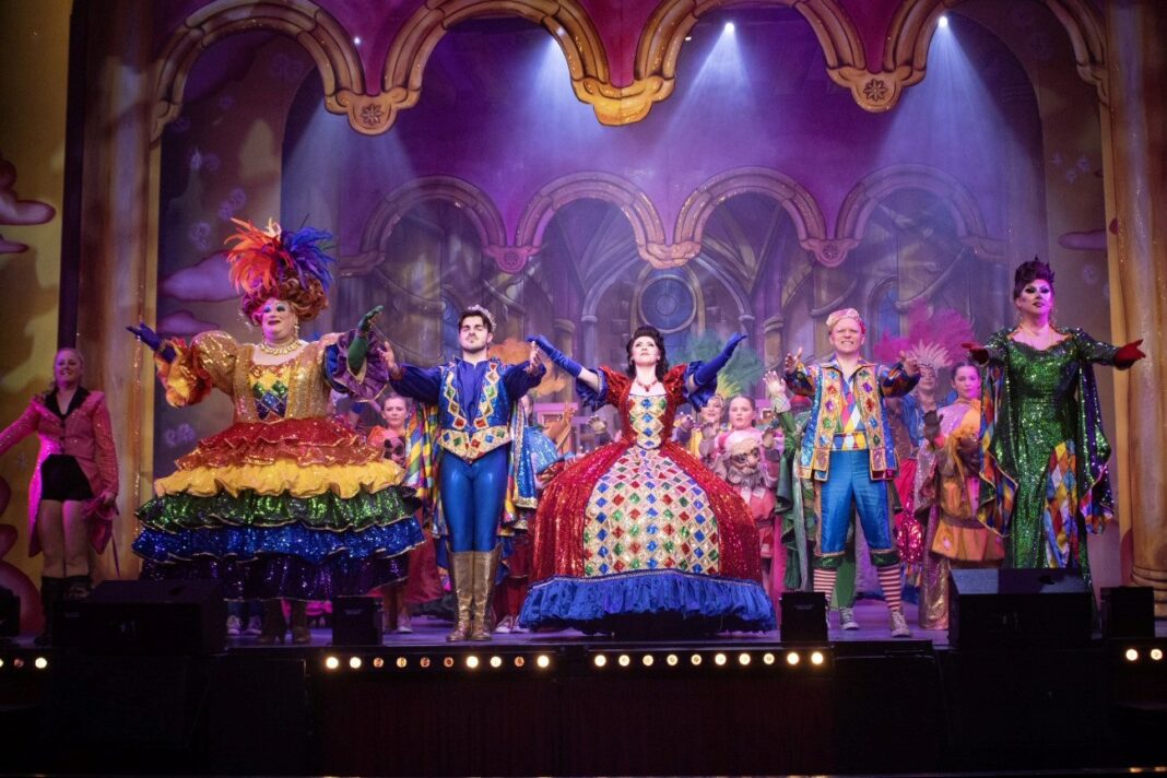 Review – Snow White and the Seven Dwarfs – St Helens Theatre Royal