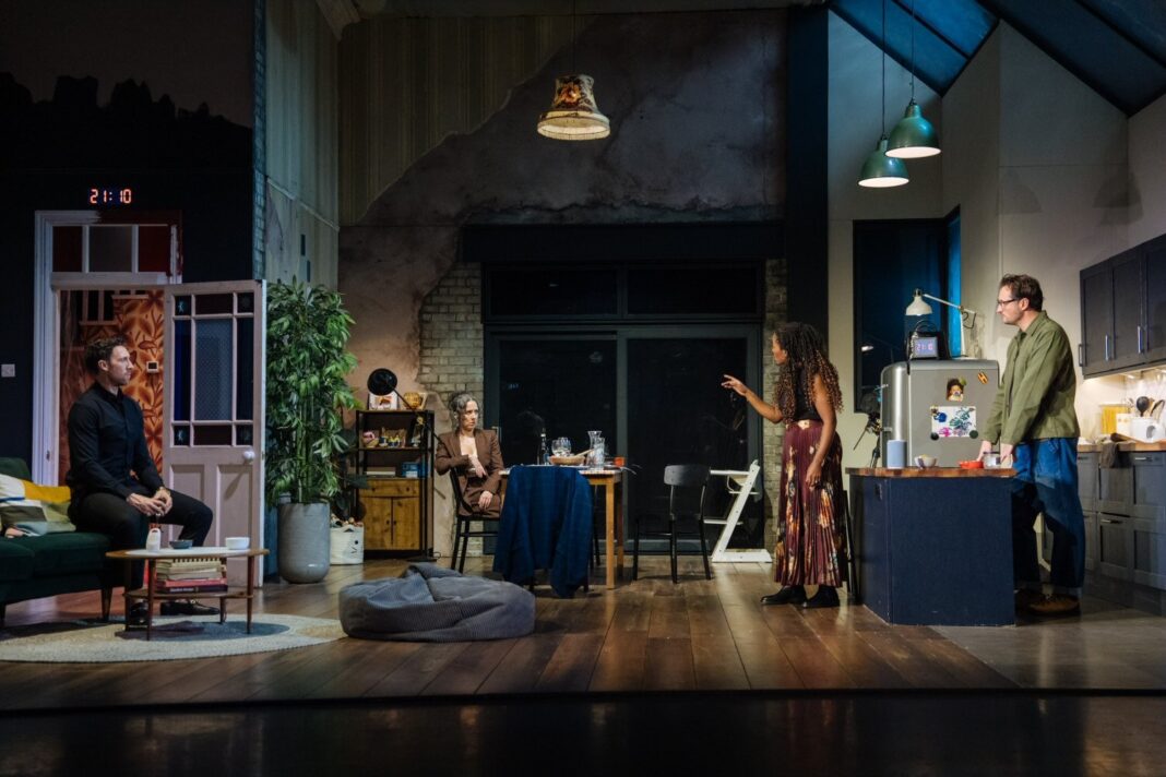 Review – 2:22 A Ghost Story (UK Tour) – Empire Theatre, Liverpool